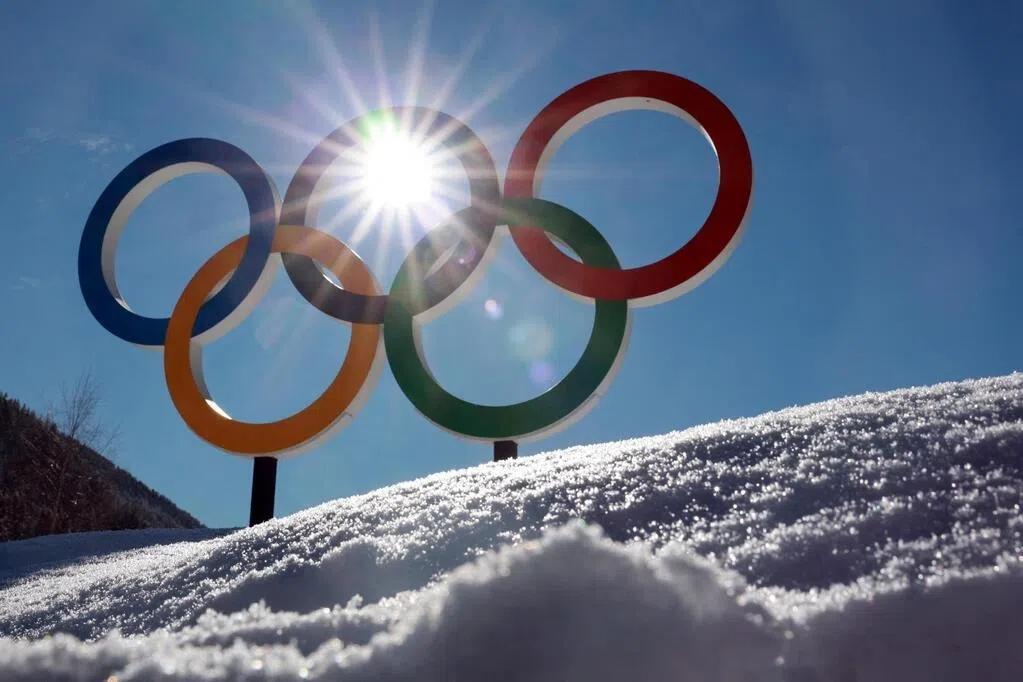 万斯此前多次批评欧洲，因此当大屏幕出现他挥舞着美国国旗的画面时，现场嘘声一片。