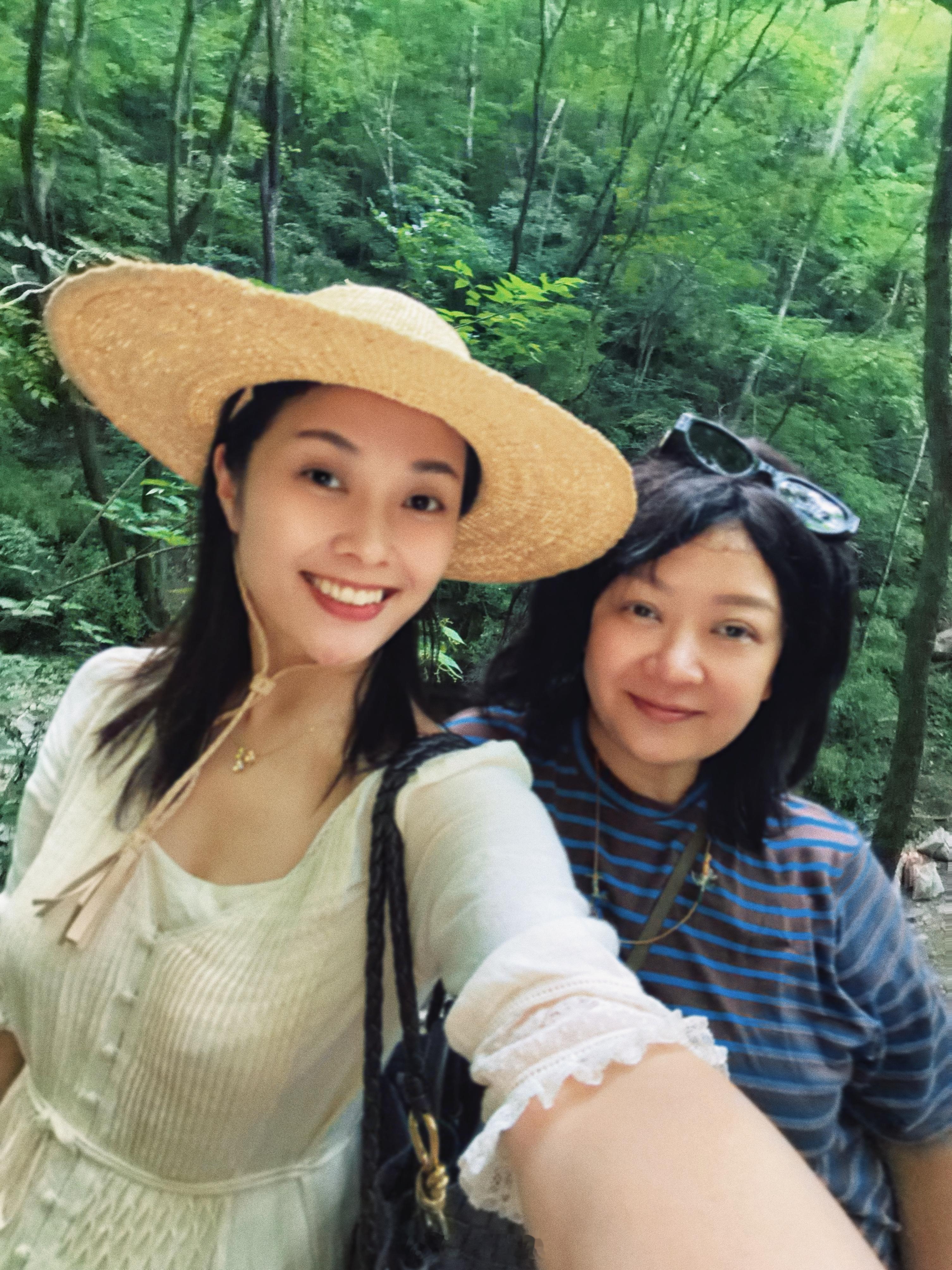 牛背梁天然空调房大氧吧，不晒也不闷，西安避暑胜地。也不远，非周末人不多，妈妈和?