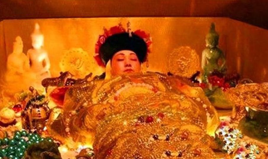 1908 年 11 月 15 日下午，慈禧临死前一刻，太监看慈禧太后马上不行了，