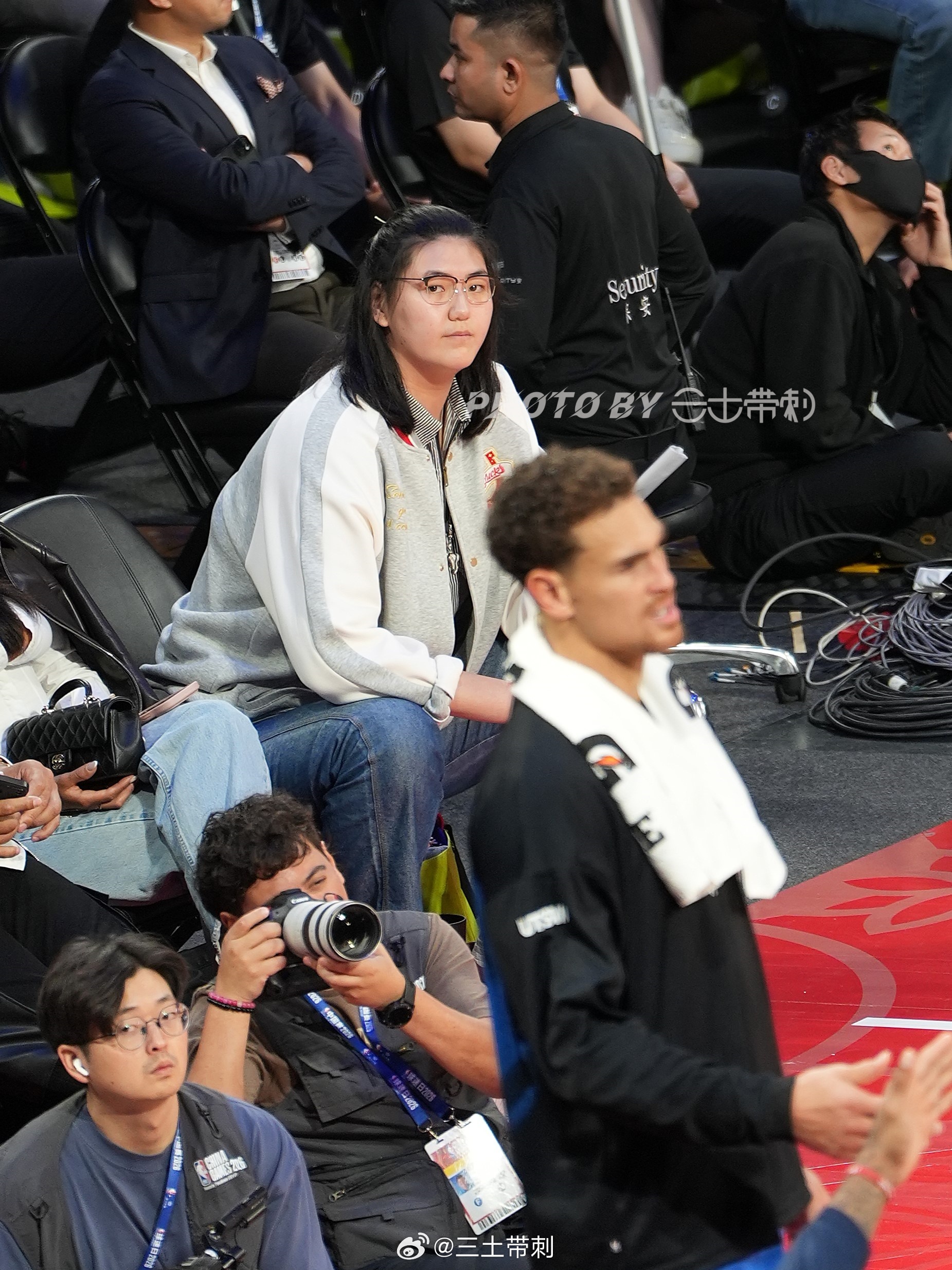 nba中国赛2026张子宇 你是在看我吗？[哈哈] NBA[超话] ​​​