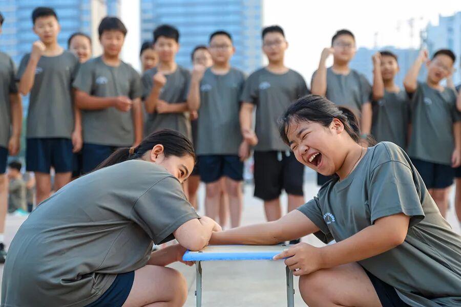 现在的孩子太需要这样一场“硬核”洗礼了！聊城茌平的这场公益夏令营，把课堂搬到了金