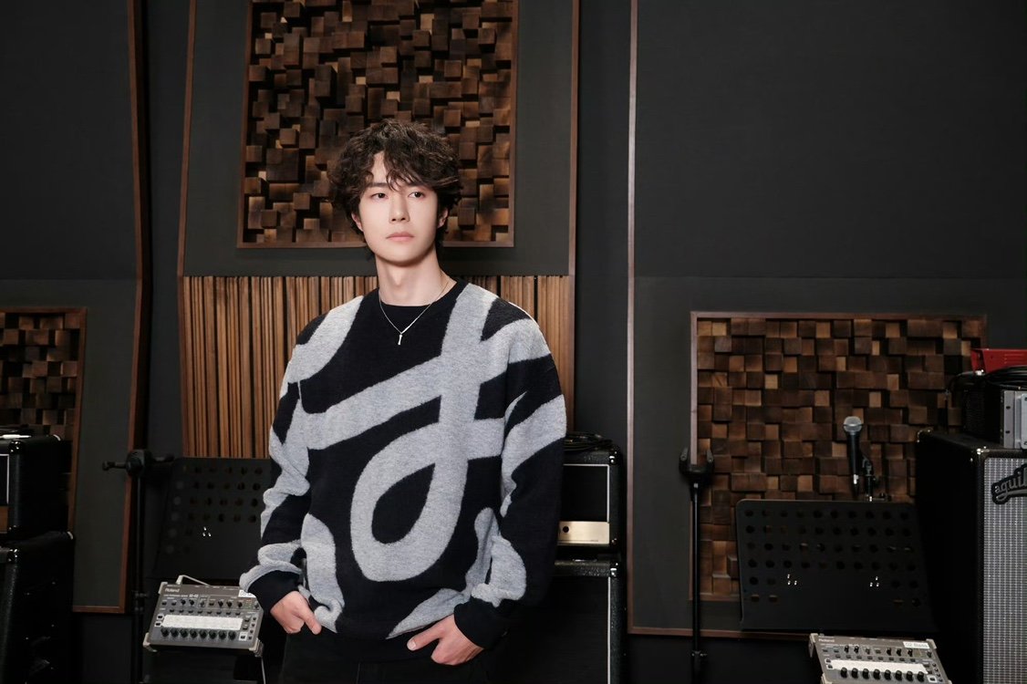 王一博新春单曲花絮侧拍图王一博快马加鞭出发继续王一博快马加鞭出发继续 