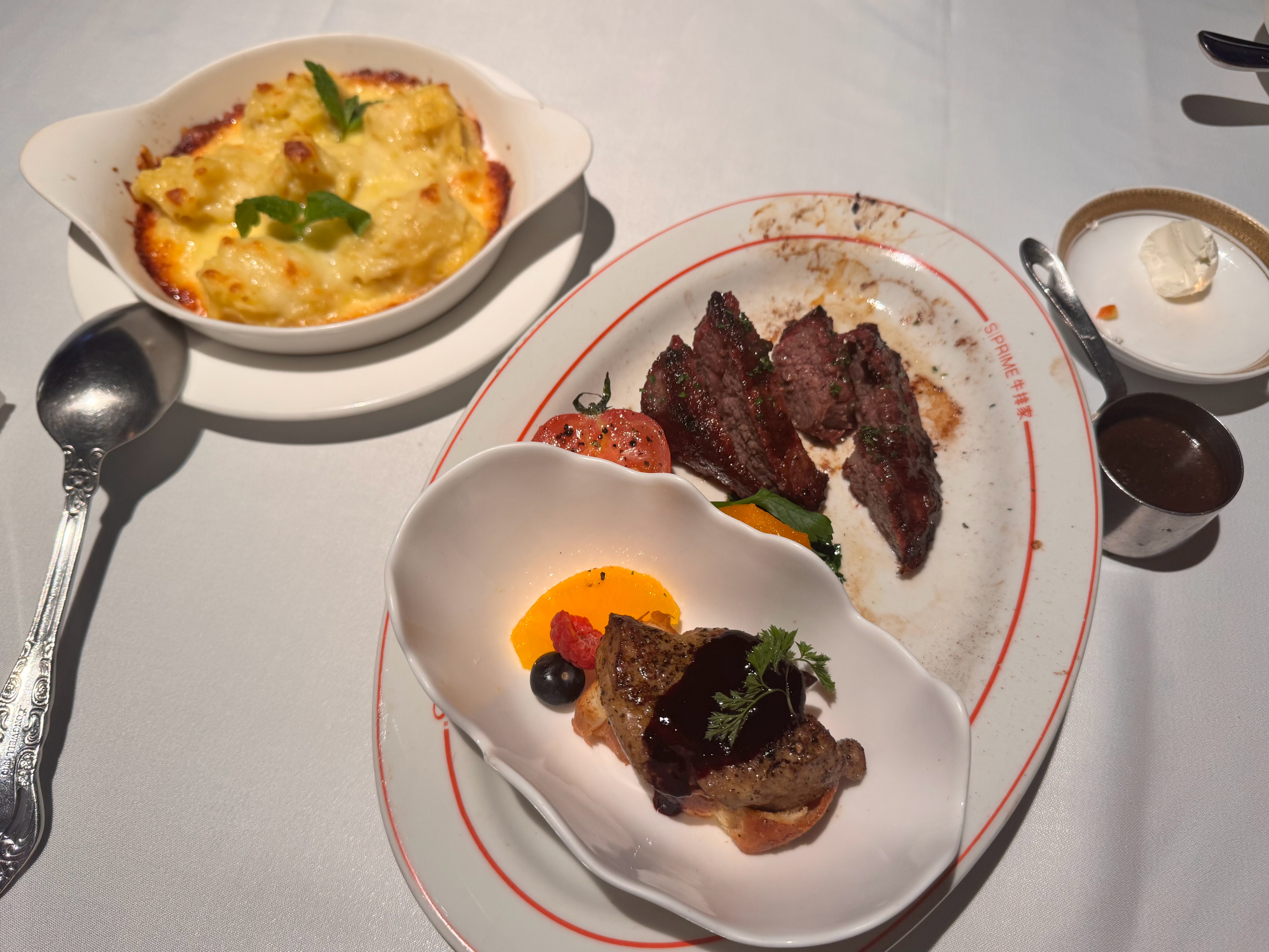好多人来吃饭🍽️ （都是以家庭为单位） 