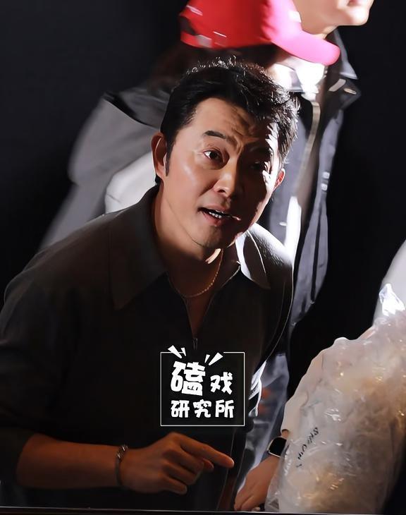 不再依赖哥哥算长大吗？沙溢：谁是赖哥哥？
新梗！勤奋好学的沙溢  最后有人提醒，