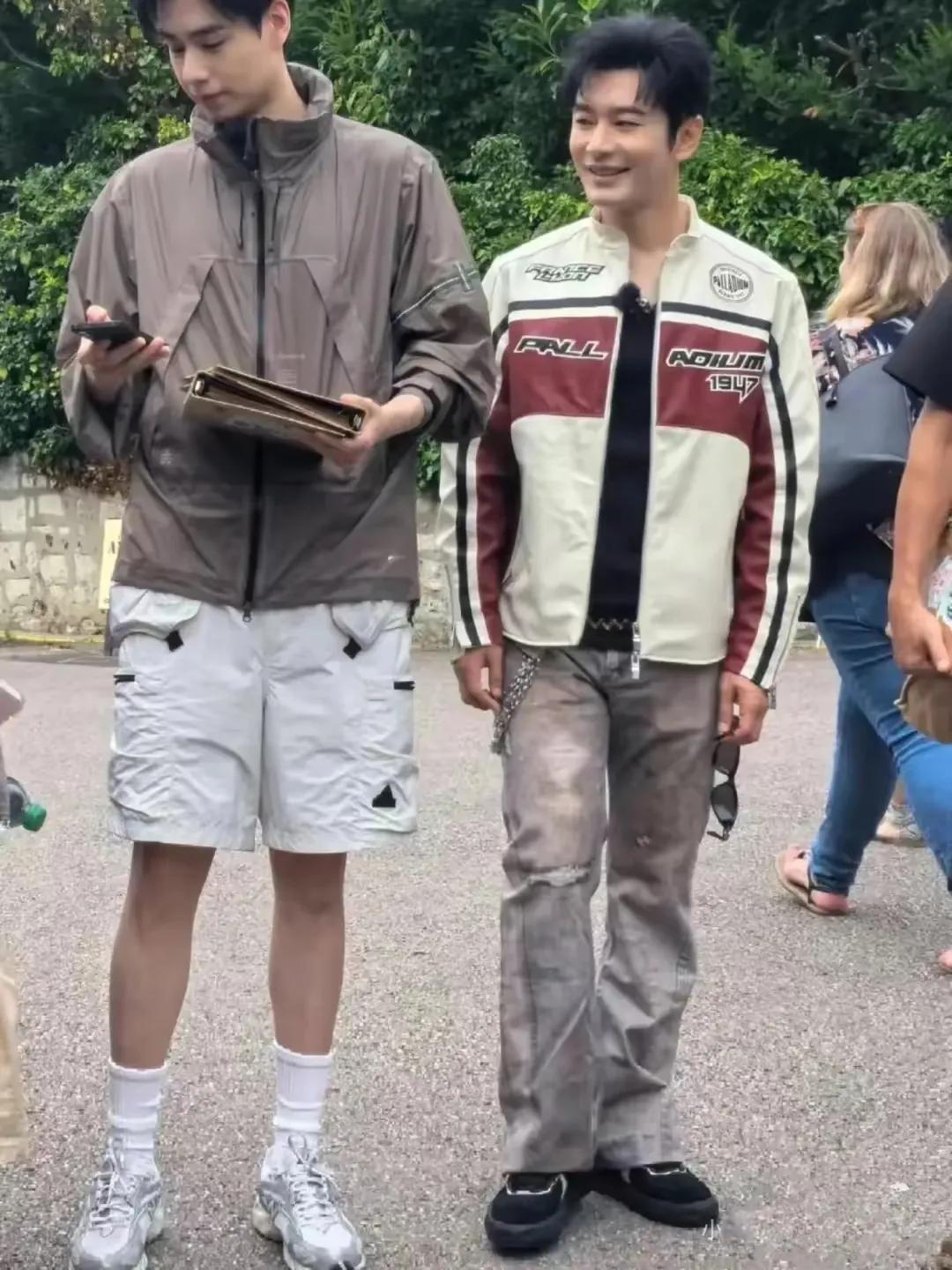 看他俩站一块这身高差咋不太对，
胡一天官方身高188公分，
黄晓明官方身高179