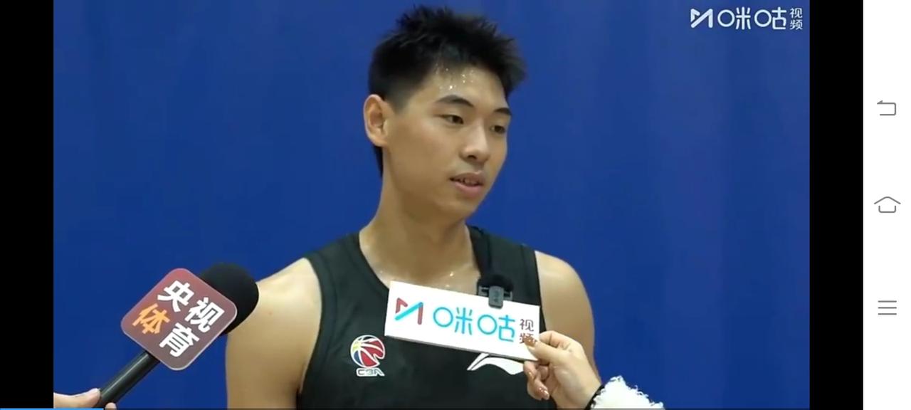 崔永熙回应杨瀚森带女友，他有指责设身处地说，球迷的关心要辩证看


球迷也许不直