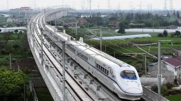 中国研发时速1000公里高铁很先进吗？其实还是磁悬浮的。近日，国内首条完全自主知