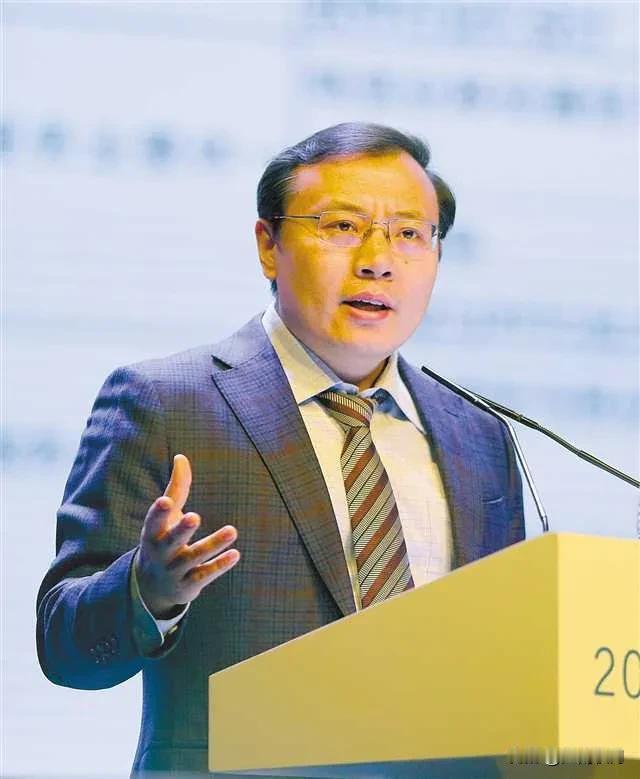 昔日恒大首席经济学家任泽平，预测国庆后股市开盘即结束，意思是基本上会涨停，大家都