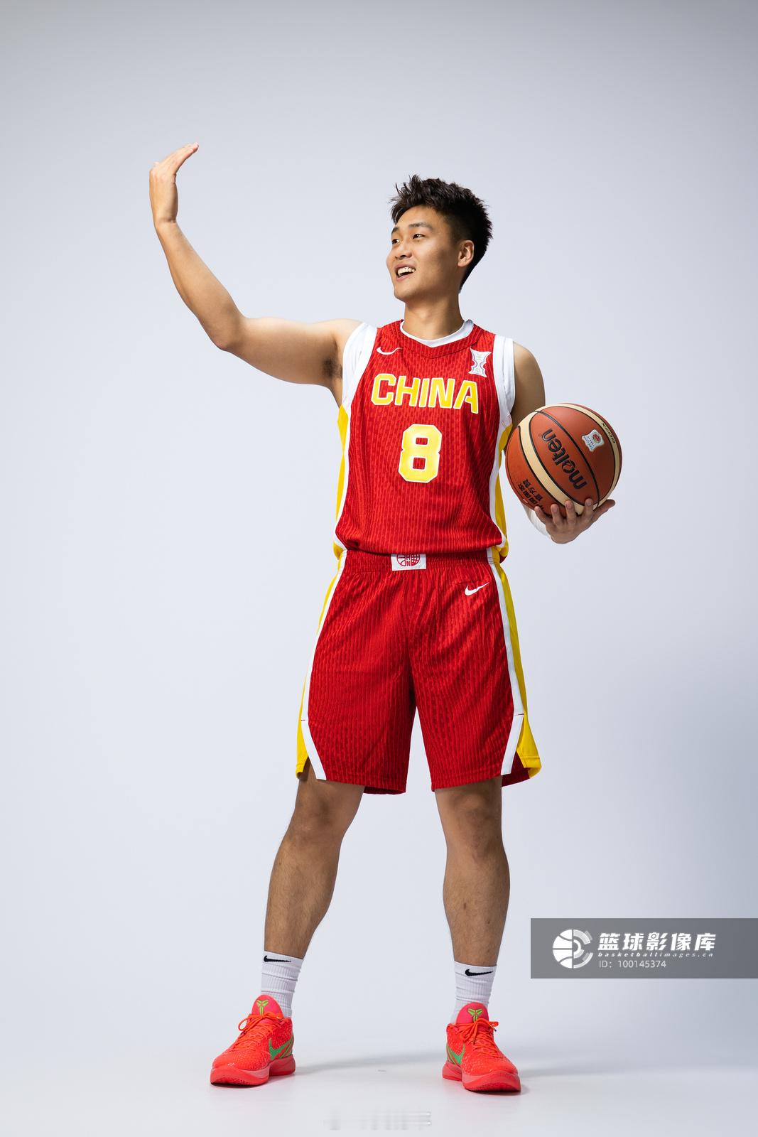 听队长的指挥，响应队长的号召。中国男篮赵睿[超话] ​​​