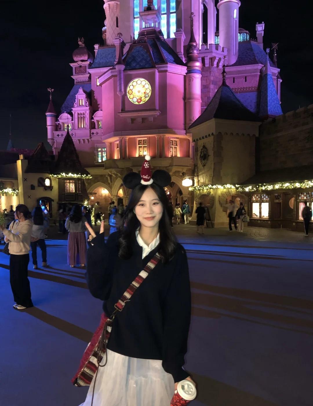 终于去迪士尼了！🪐️
Disney day🏰&My birthday
永远相