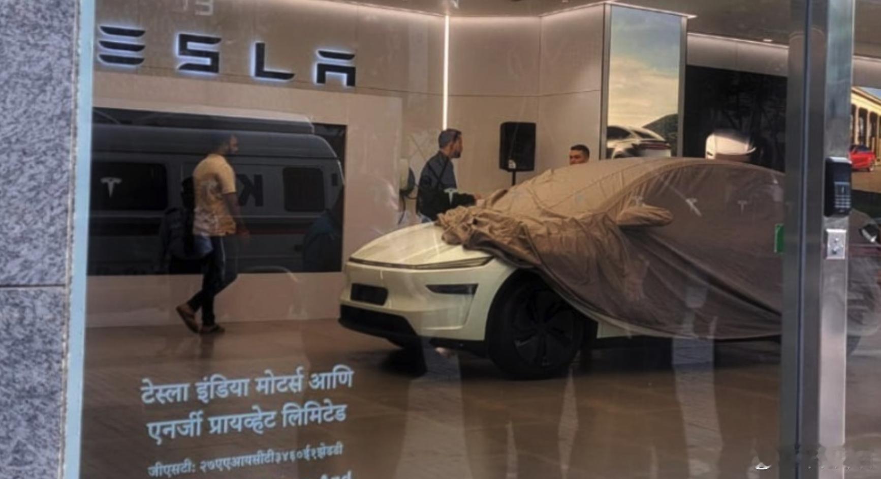 印度ModelY起售价约49.9万元Model Y 印度售价后轮驱动版为 598