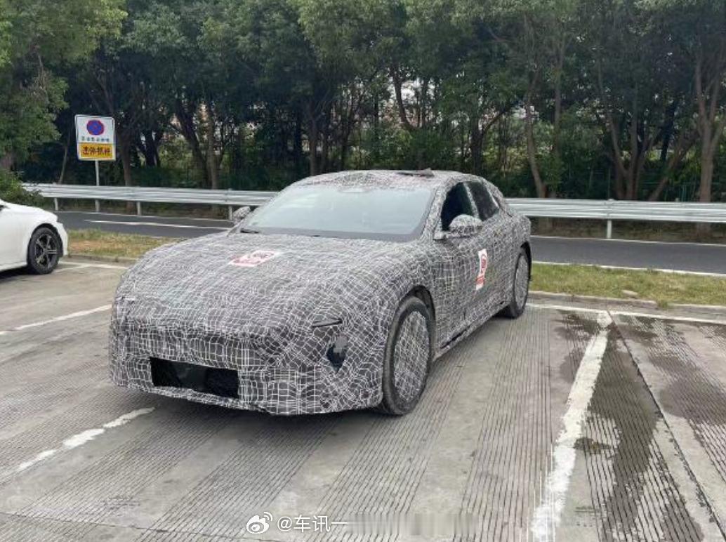 阿维塔06猎装版的谍照图被曝光。以前没人买旅行车，现在国内旅行车倒是遍地开花。不