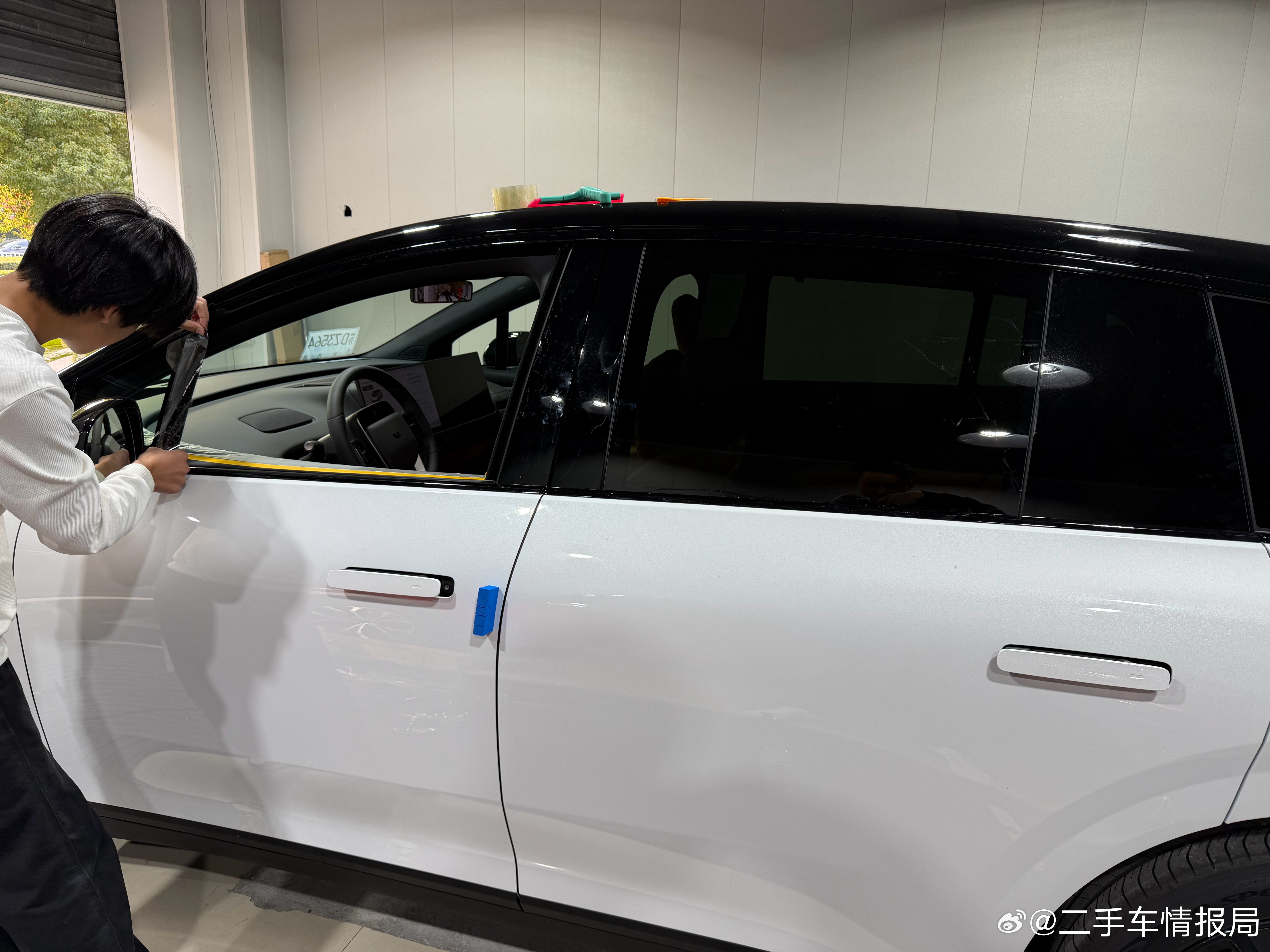 大哥说免费的最贵，于是赠送的膜直接没去…我给他找的跟我车上一样的量子膜这玩意儿太