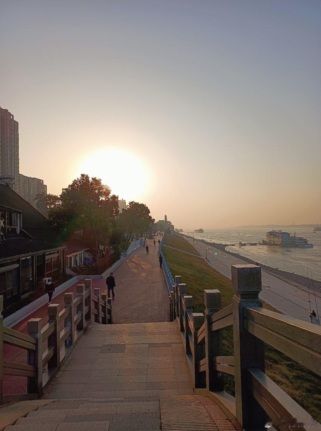 #这是什么变美新招#说到变美相关方法和经验，我自己的方法和经验是这样的。首先是在