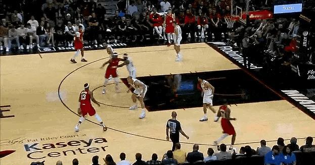 专打关键球！接管比赛！巴特勒最后时刻三分、突破打成2+1，关键时刻连得9分收割比