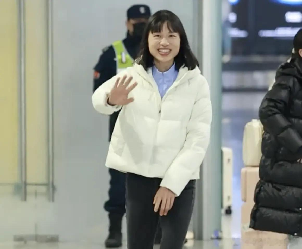 老公一旁打呼噜 张水华没起床就直播：感谢大家礼物 黑粉将变红粉1月18日，张水华