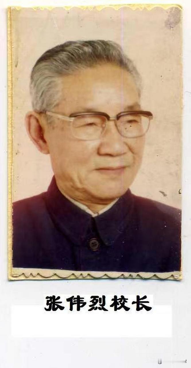 1971年摩洛哥王宫血案：中国大使身陷枪林弹雨，满身是血却守住大国风骨
 
19