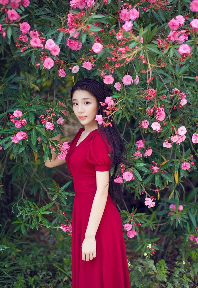 故事：当了校长以后

上一篇写灿烂明月他娘美貌如花，可找了个老实男人不能产生精子