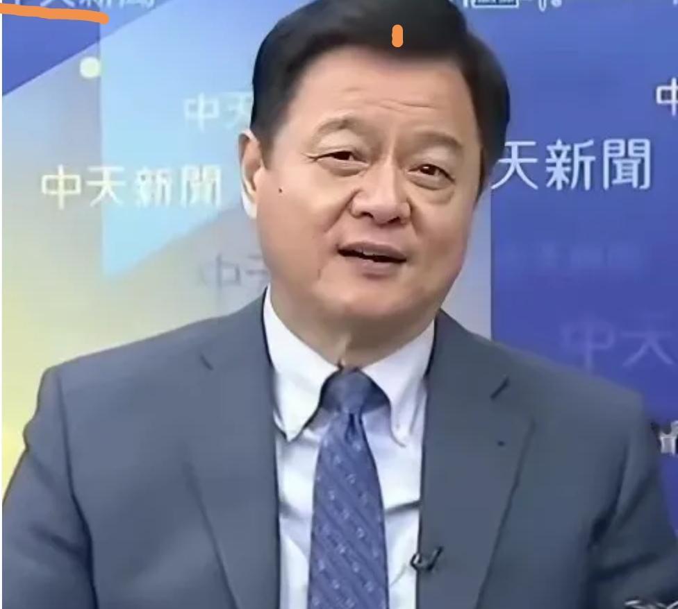5月15日，台湾旺旺集团副董事长周锡伟说：不要以为大陆就没有鹰派，没有主战派，没