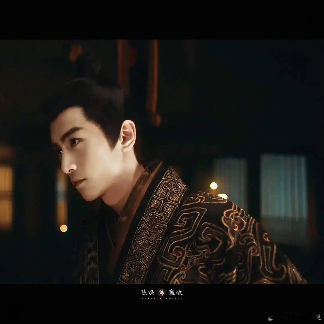 感觉陈晓这个造型不像祖龙，像一个亡国的皇帝，李煜之类的🤣 
