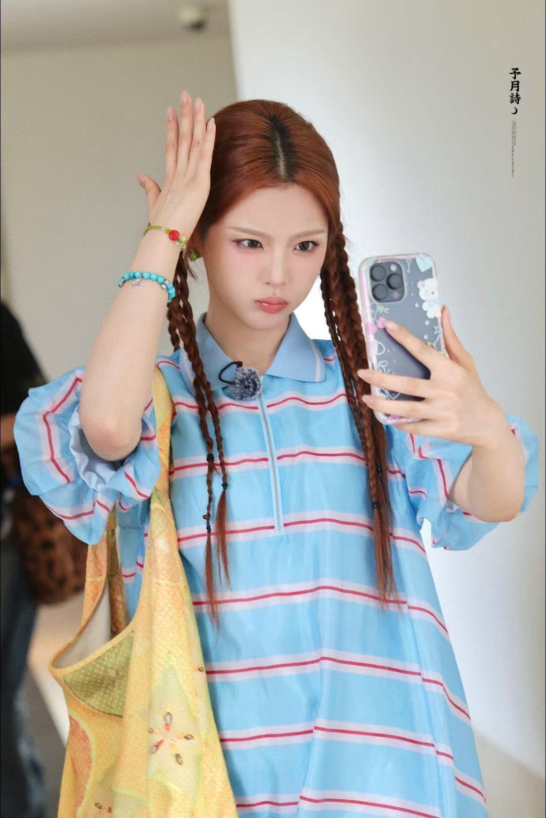 海南偶遇杨超越海边蹦迪  看到杨超越如此享受海边的时光，蹦跶得像个孩子，我的心情