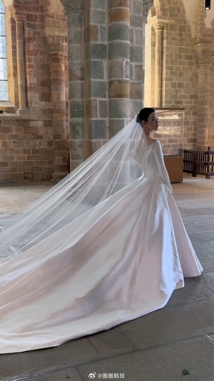 奚梦瑶婚礼妆容花絮化妆师分享奚梦瑶婚礼妆容花絮奚梦瑶婚礼妆容花絮，不愧是超模啊，