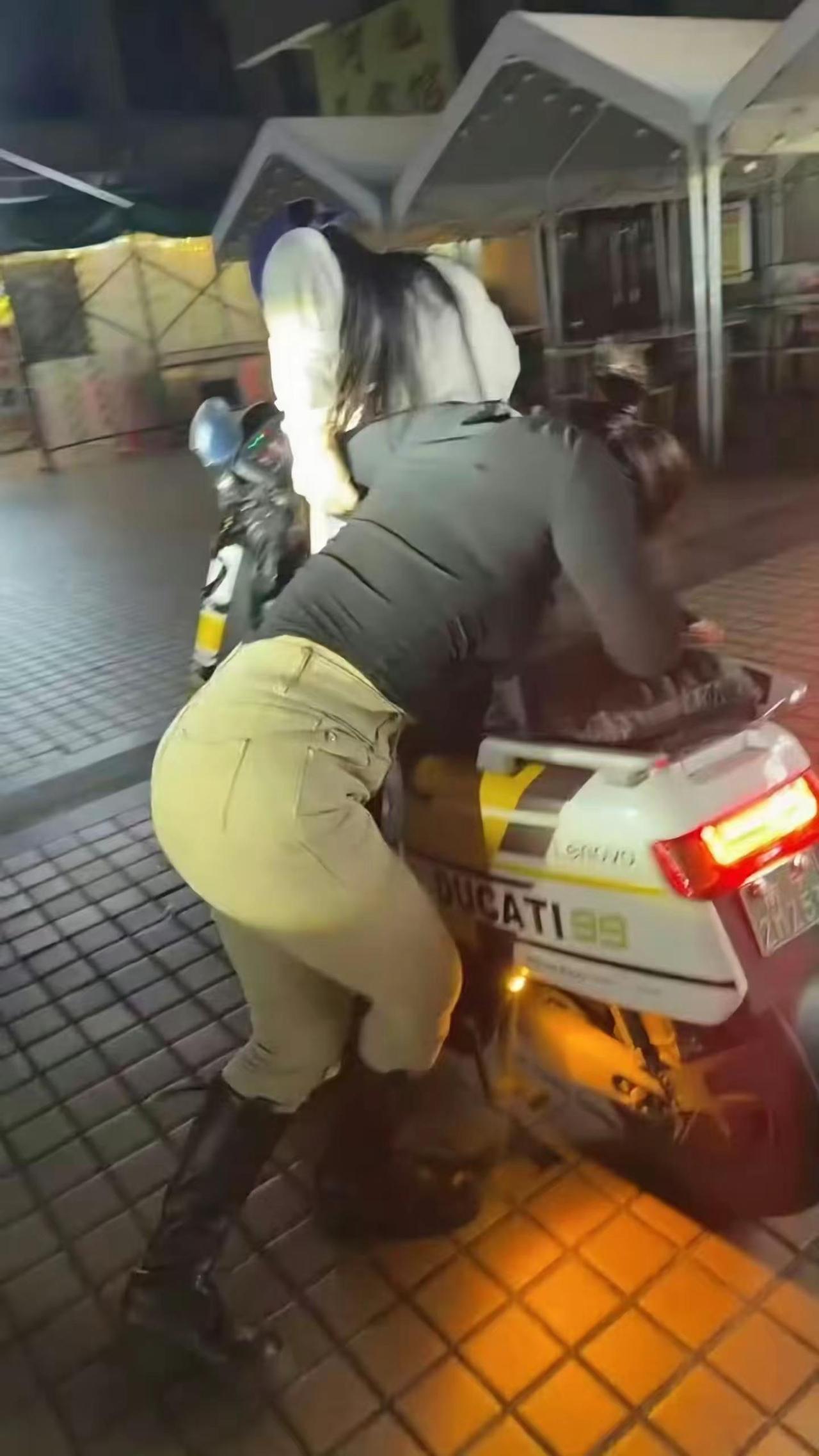哈哈哈。