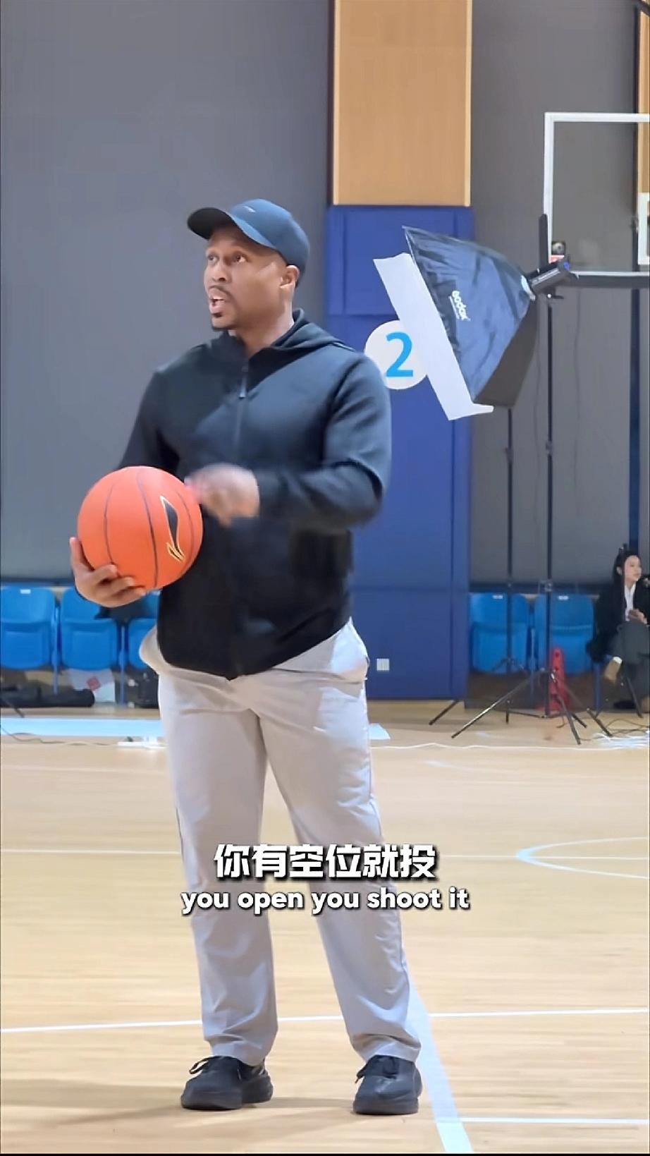 一个年轻人长期被训斥造成的心理伤害，有时候会远超你想象。希望徐昕争取到得光能照亮