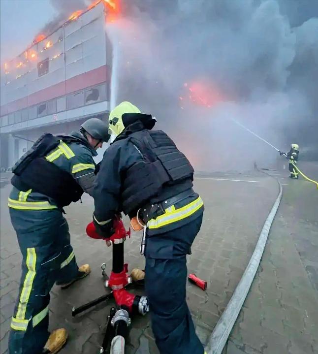 乌克兰大事不妙了，根据俄罗斯最新公布的消息，卢甘斯克地区已经被完全控制，这个消息