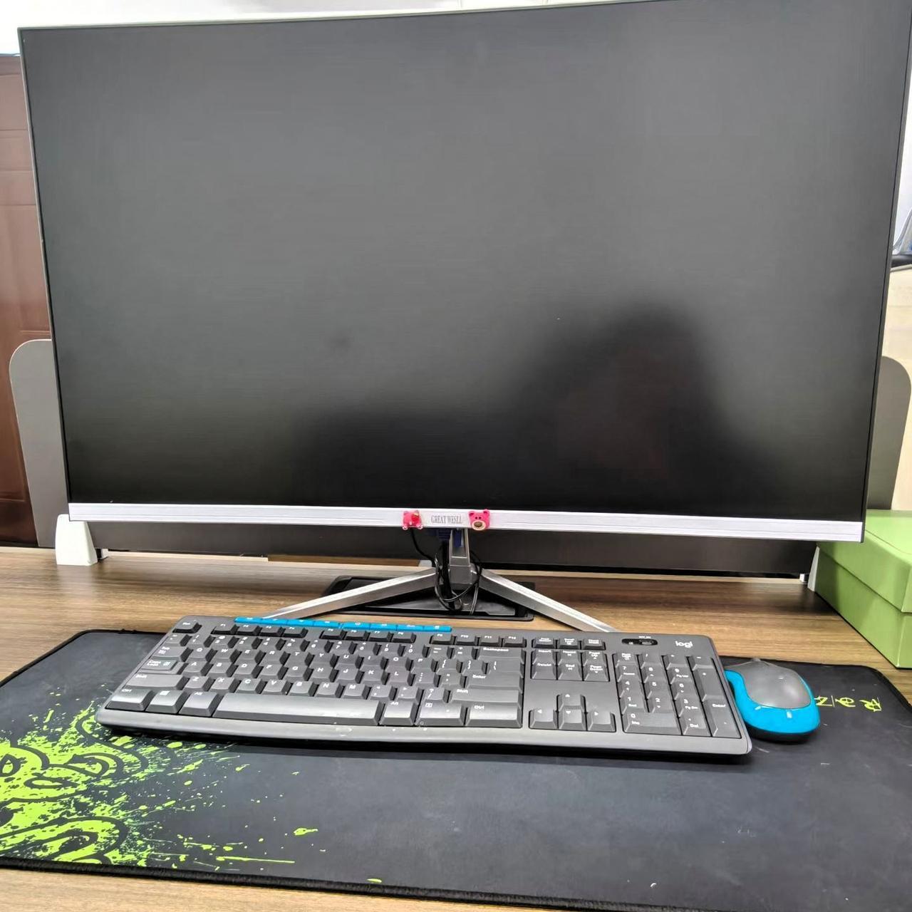 终于开工啦！
还是上班好啊
我上班一天能喝八杯水
不上班的时候
八天也喝不了一杯