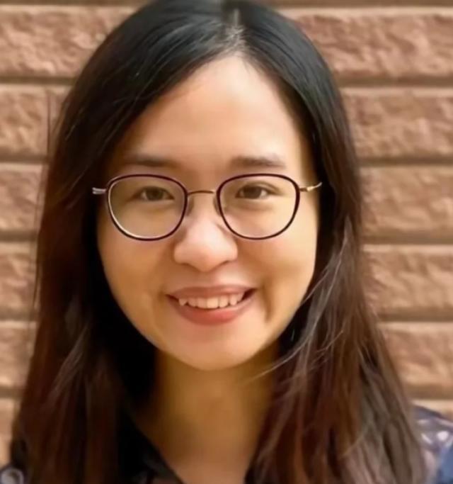 乱港分子何依琼，曾决定从香港移居至英国。然而，仅在抵达英国之后仅过了半年，她便选