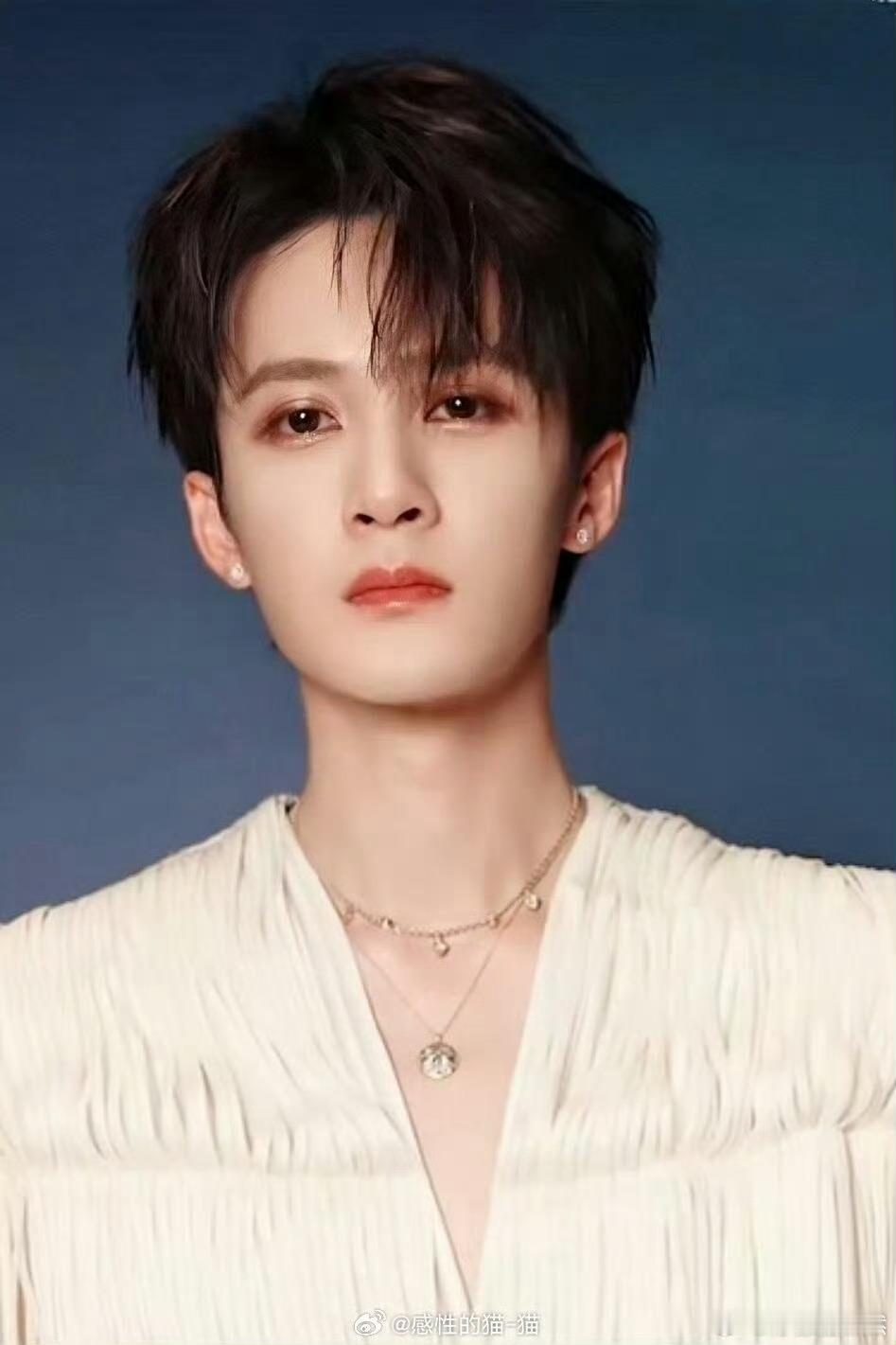 檀健次天生的男模 