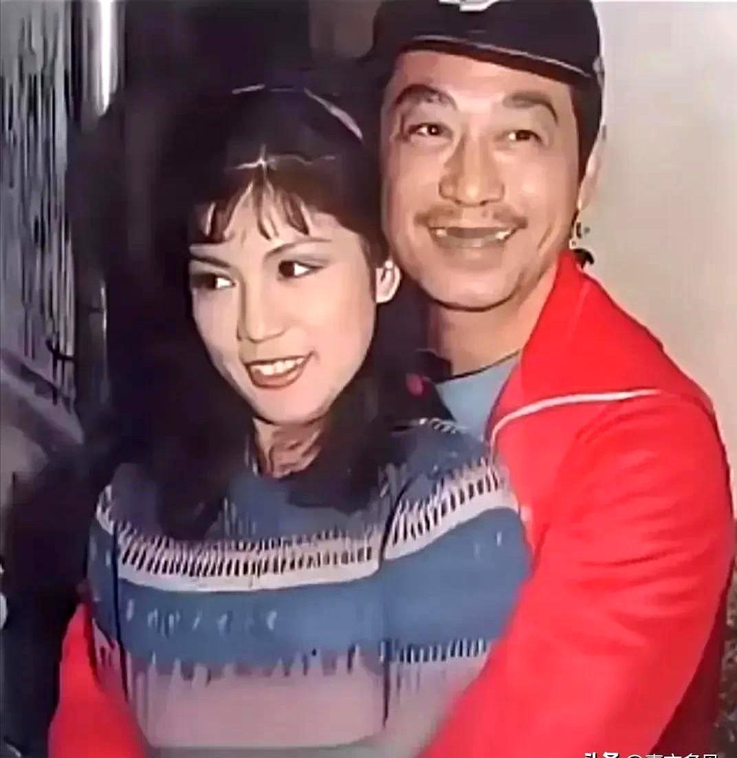 父女戏外真有情！

曾江和翁美玲在1983年射雕里演黄药师和黄蓉，戏里护得紧，戏