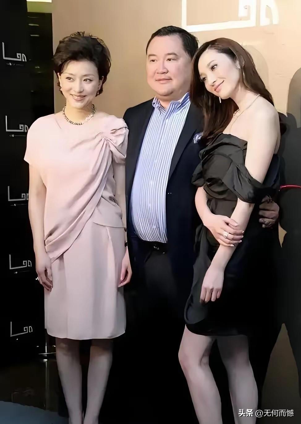 杨澜年轻的时候，的确是非常时髦的，给人的感觉她不仅是个美女，而且也是一个有知识的