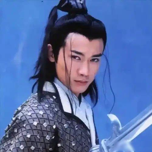 622年，李世民率军与刘黑闼交战，唐军大将王君廓受伤，血战突围，所部伤亡殆尽，罗