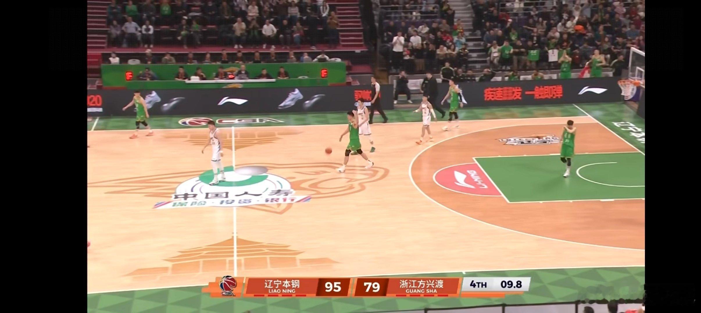 辽宁男篮在主场大比分战胜卫冕冠军浙江方兴渡，远征客场的浙江方兴渡，此役状态全无，