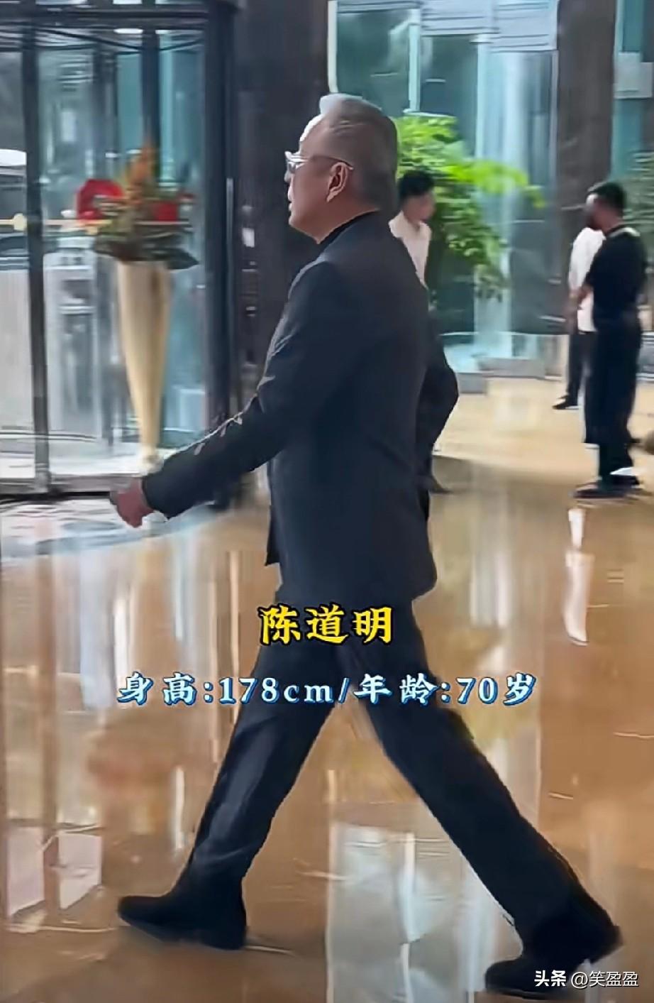 8位男神身高适配年龄
步态挺拔气场藏不住
哪位更有气场？