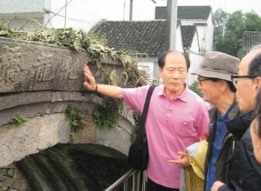 一群韩国老人跪在浙江湖州的古桥边嚎啕大哭，只因桥名和族谱上记载的一模一样 —— 