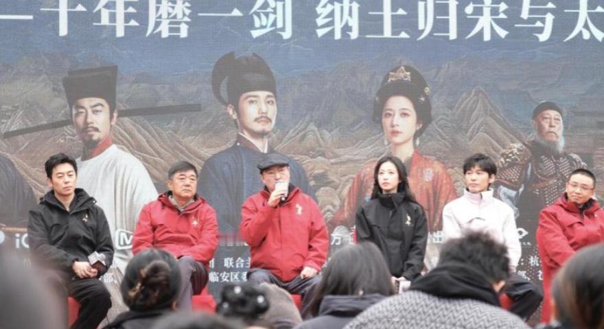 一部电视剧居然牵扯到了台湾统一？！2月8日，新加坡联合早报报道：“正在中国大陆热