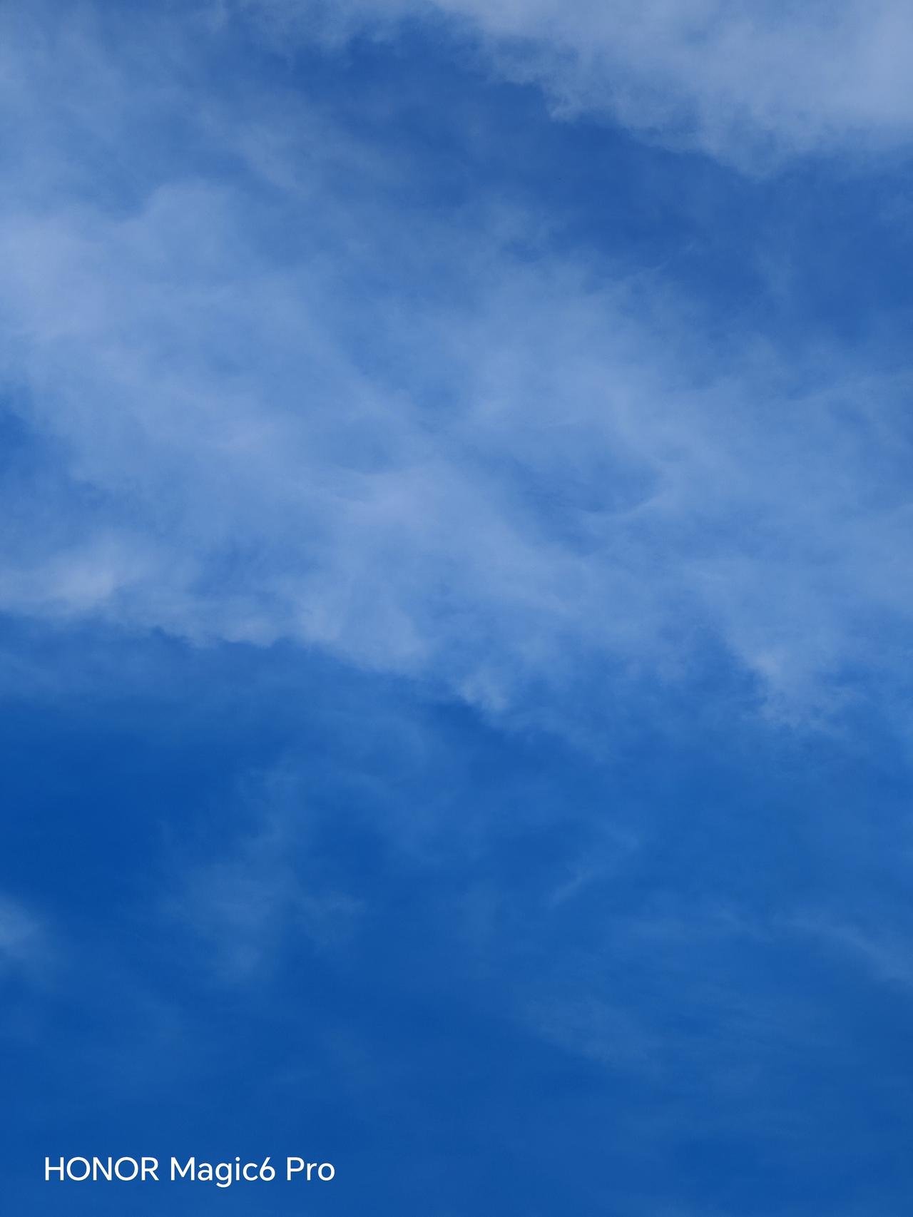 去通州区天空之城打卡，白天和傍晚的天空各有千秋。
白天时，若赶上像2026年6月