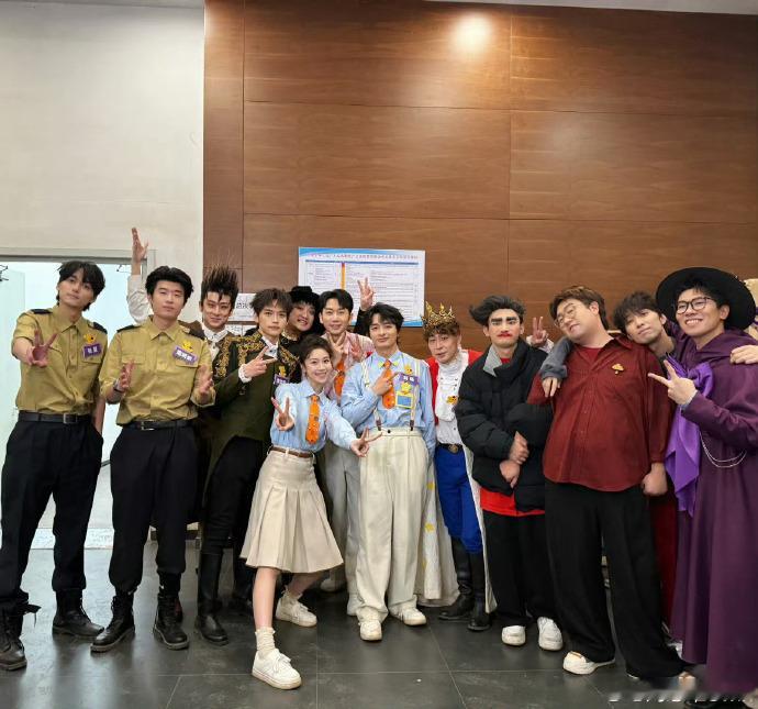 喜人奇妙夜2总决赛喜人奇妙夜 谁懂啊！总决赛直接把我哭崩😭《乐园停业的一天》十