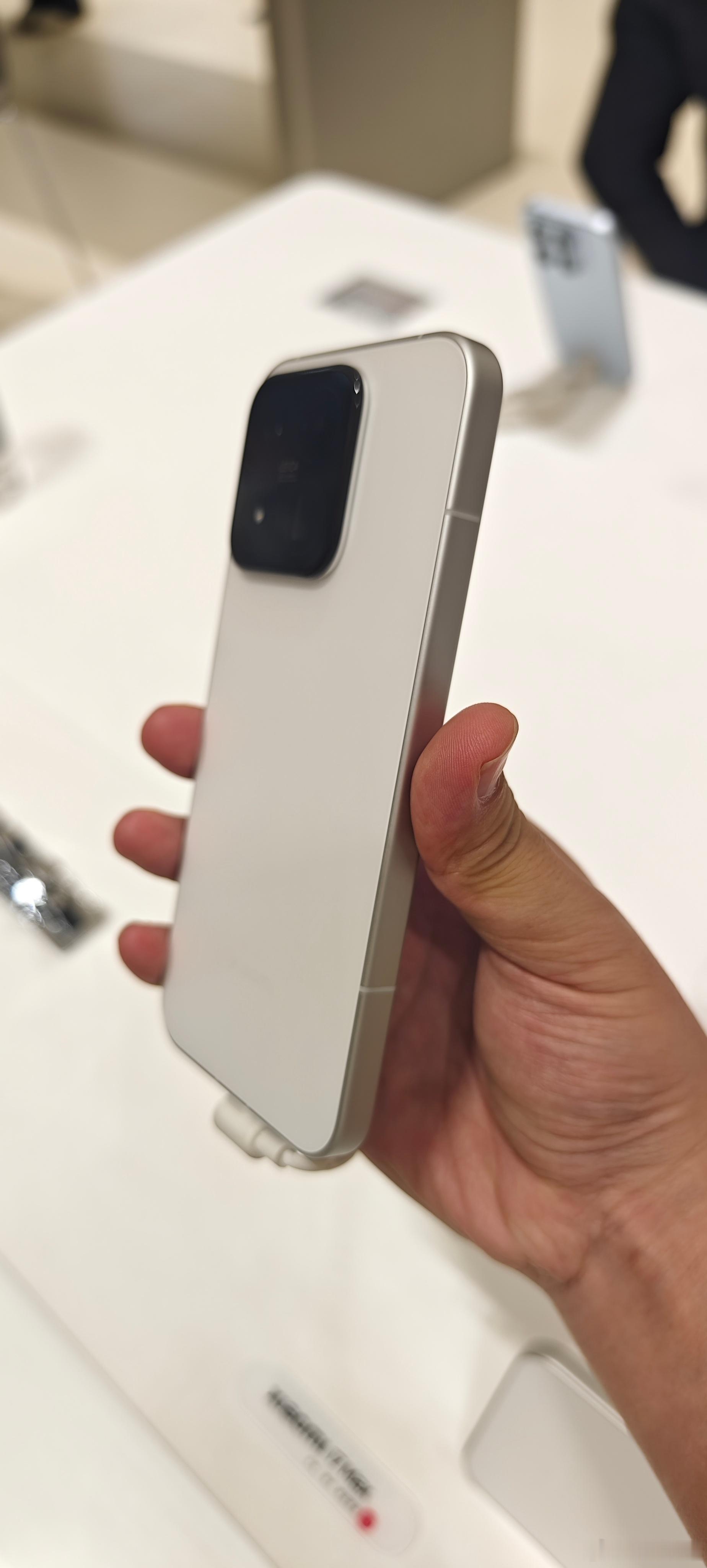 小米17max 实拍图，好手机配好芯片，这么好的产品早点告诉大家 小米17Max