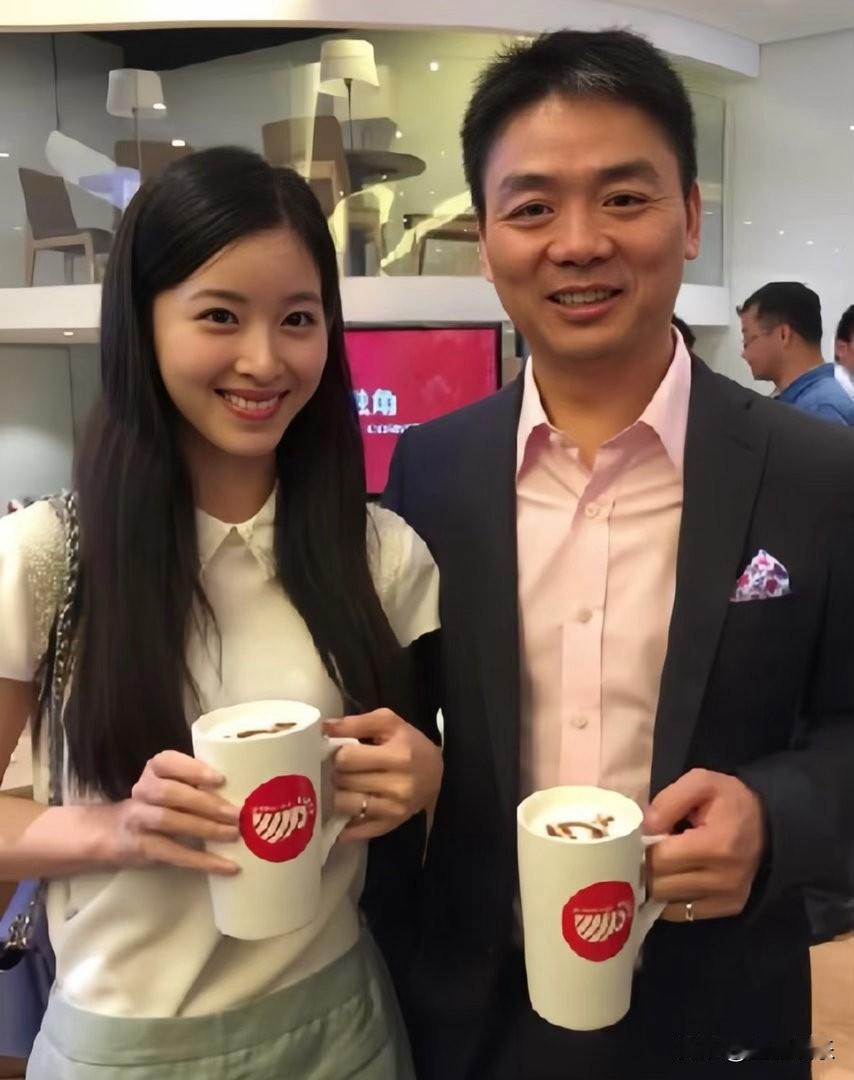 以前章泽天把自己婚姻赌博在刘强东身上，终于赢了。2026年《福布斯全球富豪榜》章
