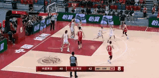 中国男篮老将高诗岩真是杀疯了！在今天中国男篮主场迎战荷兰男篮的友谊赛中，当时比赛