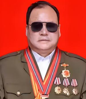 1985年入伍后即随部队赴滇参战，47军139师416团工兵战士，1986年6月