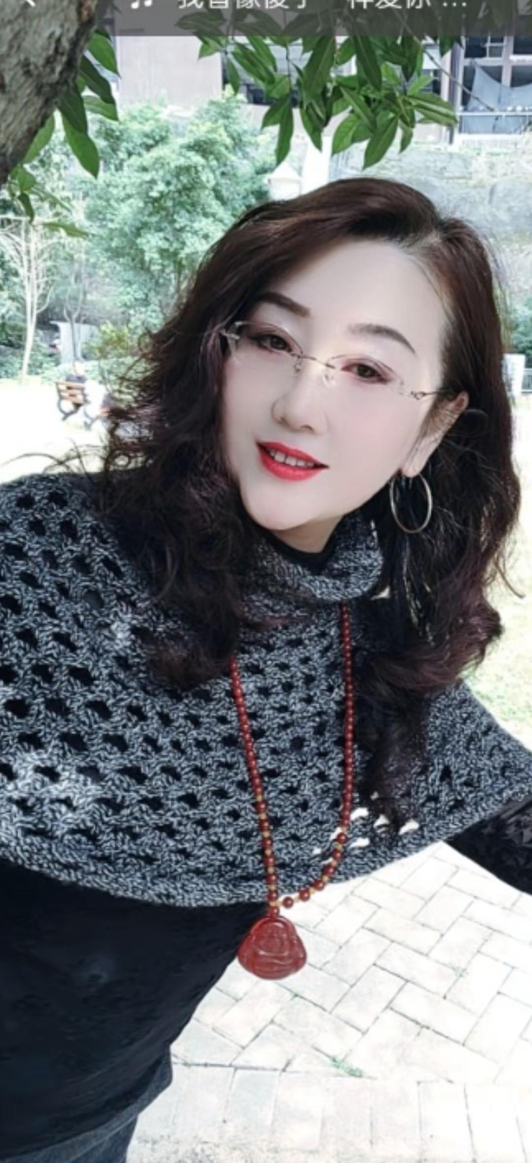 岁月若有情，当如陈酿的酒。在马年里，继续优雅从容，日子过得有滋有味。🍵