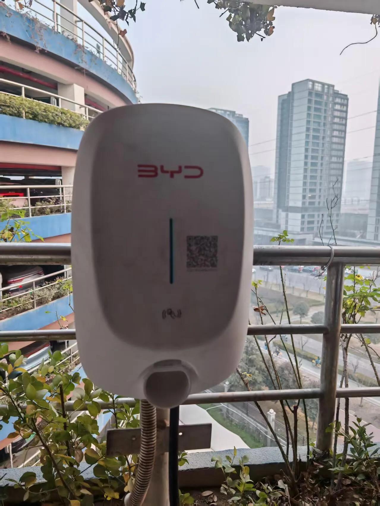 这可能是在迪子最后一次免费充电了
虽然充电收费的通知还没发
但是从已经全部更换的