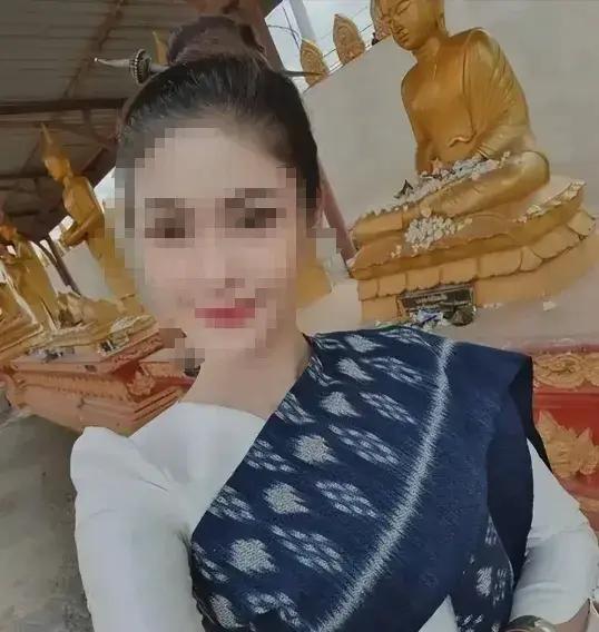 河南小伙花5000万老挝币，娶了个小12岁的老挝姑娘。临回国时，又给了岳父母80