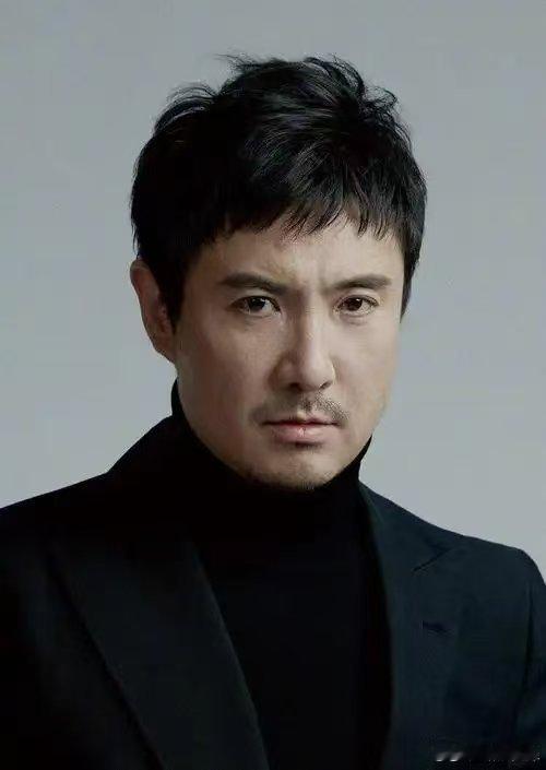沈腾方否认和林允恋情  不是这哪跟哪了，都差辈了吧[允悲]沈腾:我咖位上去啦，都