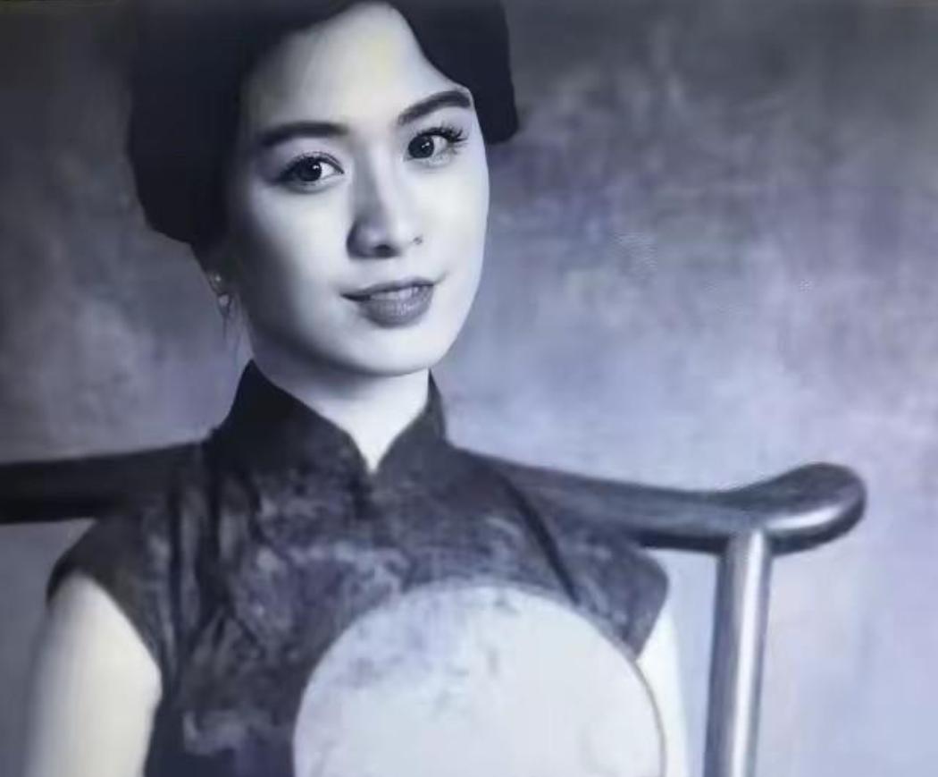 1912年，50岁的曹锟迎娶20岁的富家千金陈寒蕊。新婚夜，一番云雨过后，曹锟倒